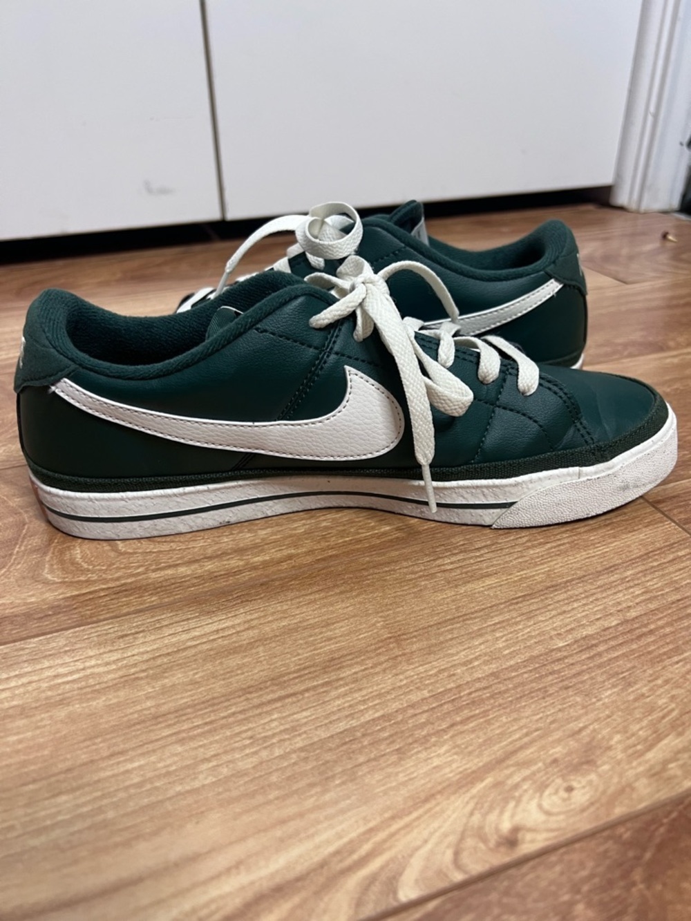Nike Court Sneakers – Green/White – Men’s 8.5 (Women’s 10) - Picture 7 of 7